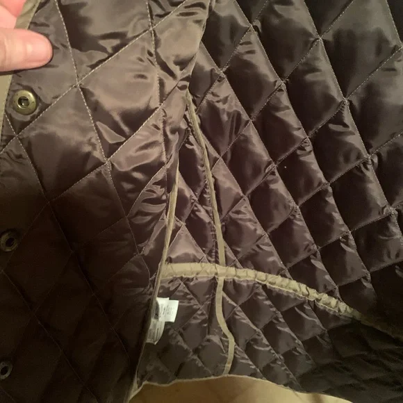 Eddie Bauer Women's Quilted Vest - Picture 7 of 9